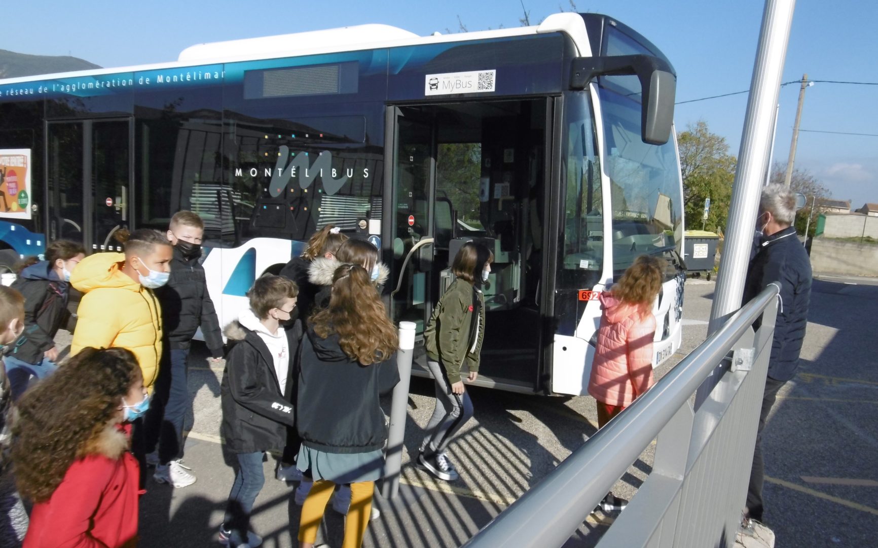 Prendre Ou Apprendre à Utiliser Le Bus Avant Lentrée Au Collège